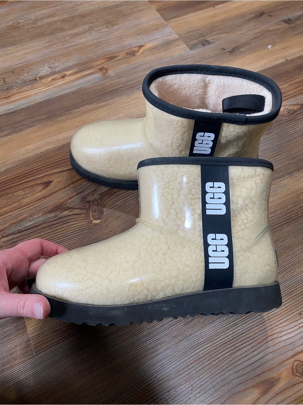 UGG Classic Clear Mini Boots - Picture 2 of 9